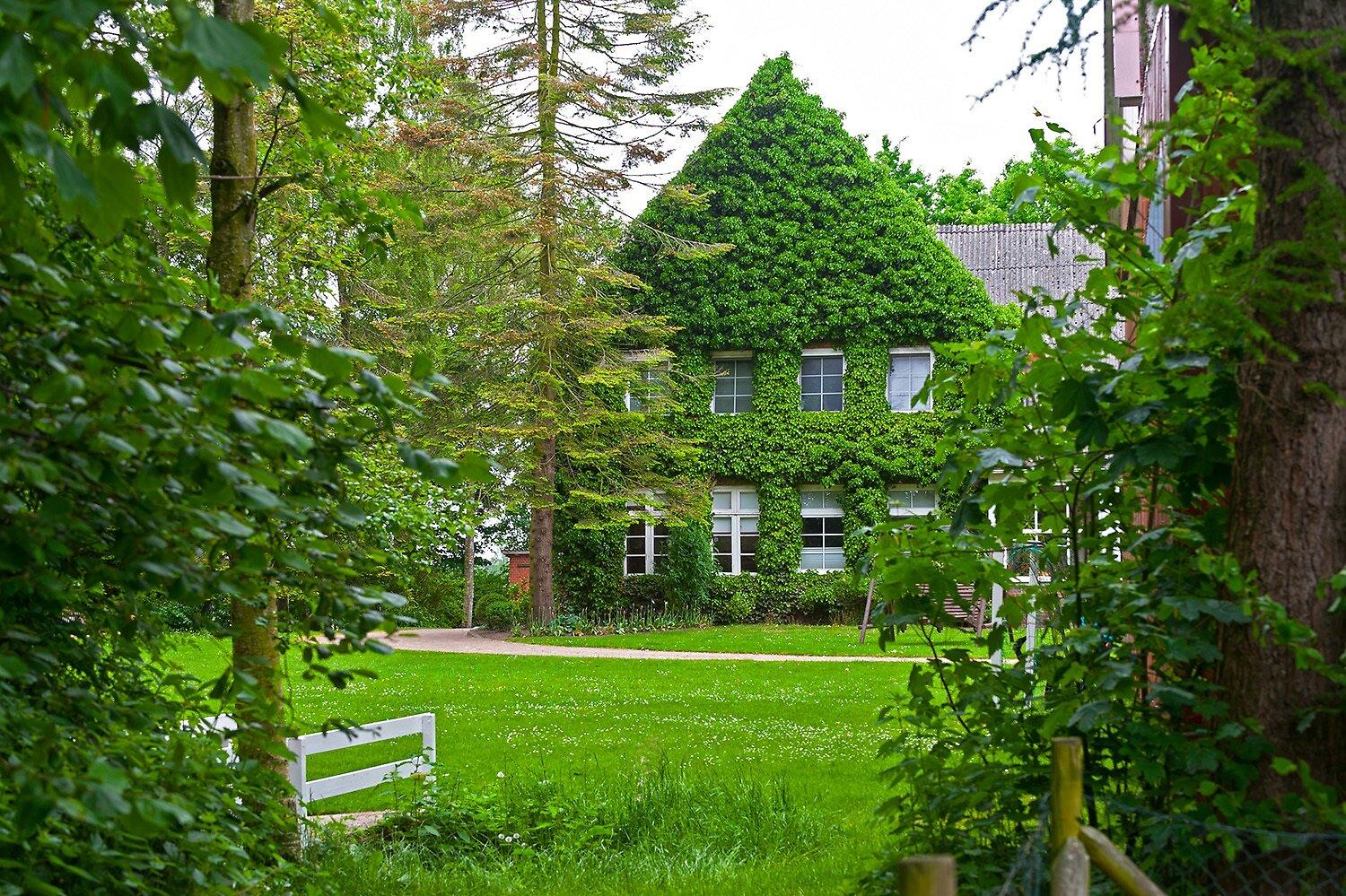 Hof Katthusen als Bauernhof für Ferien in grüner Umgebung 