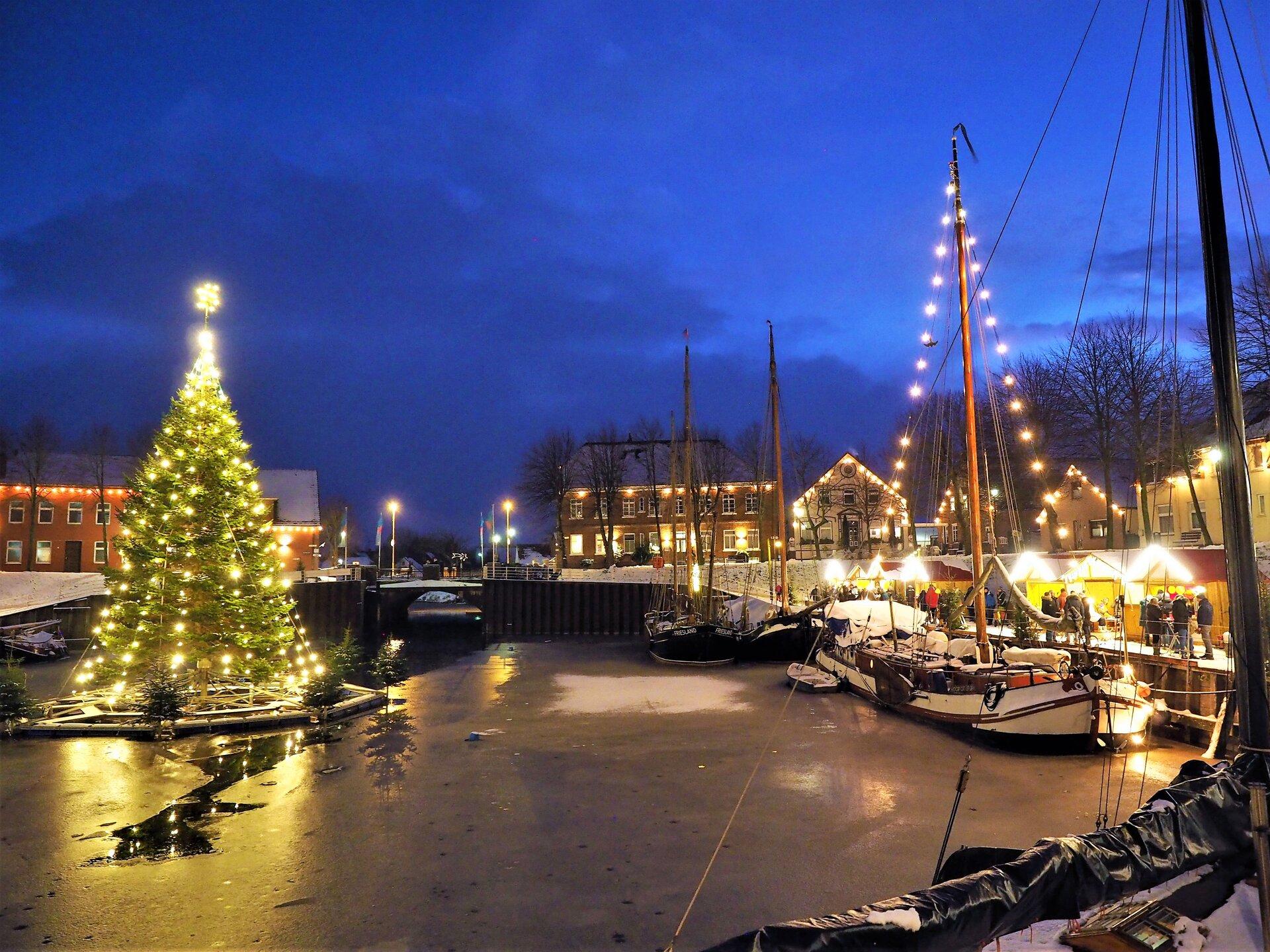 Weihnachtsmarkt Carolinensiel im Museumshafen